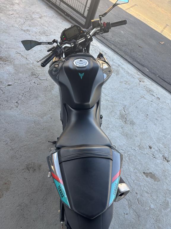 YAMAHA MT-03 300 - Foto