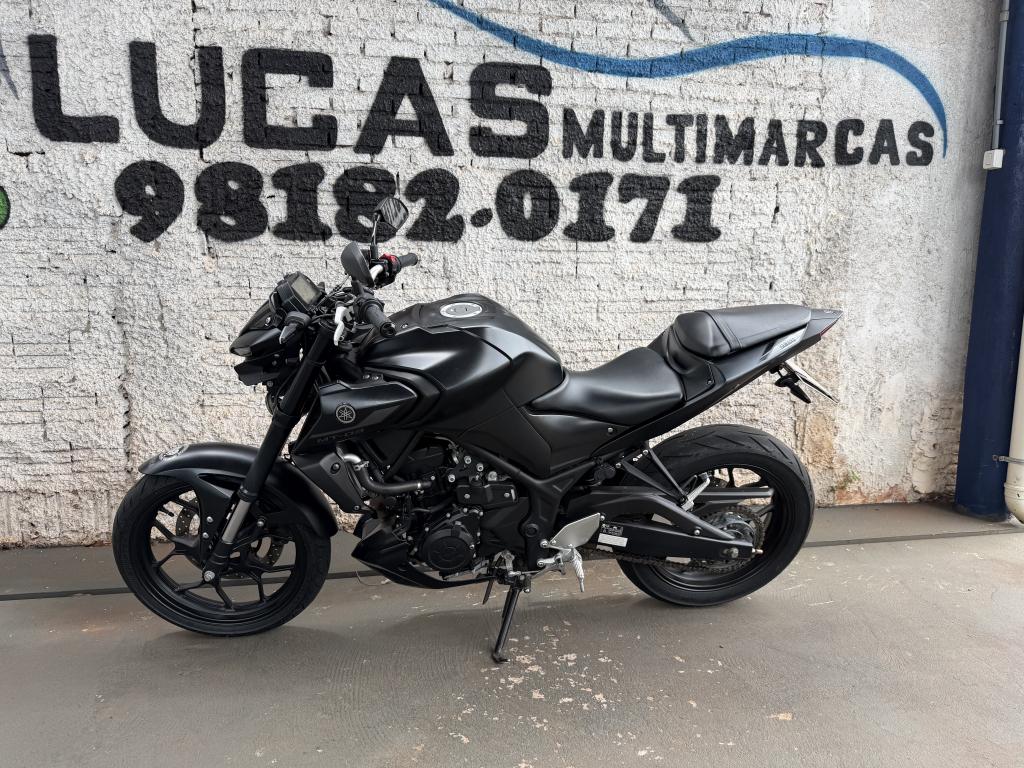 YAMAHA MT-03 300 - Foto