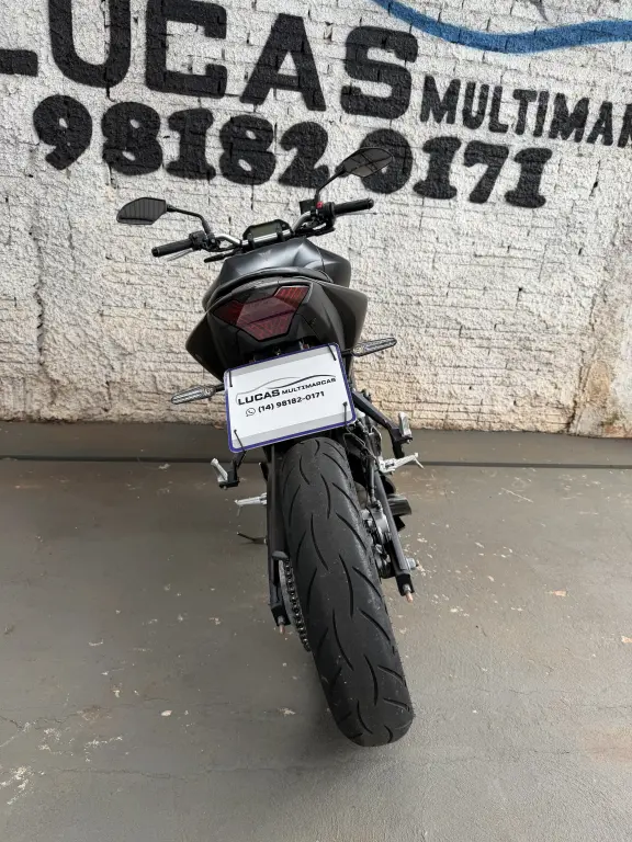 YAMAHA MT-03 300 - Foto