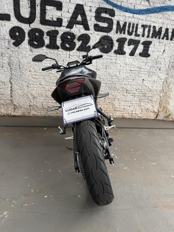 YAMAHA MT-03 300 - Foto