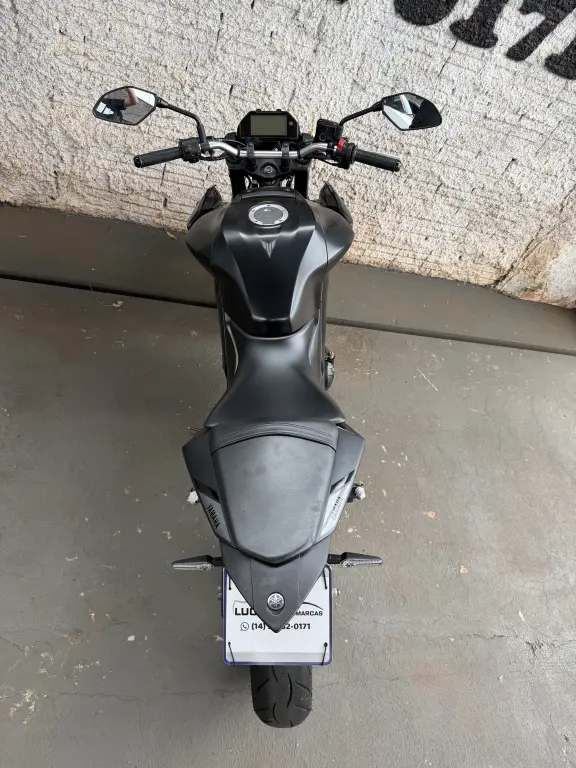 YAMAHA MT-03 300 - Foto