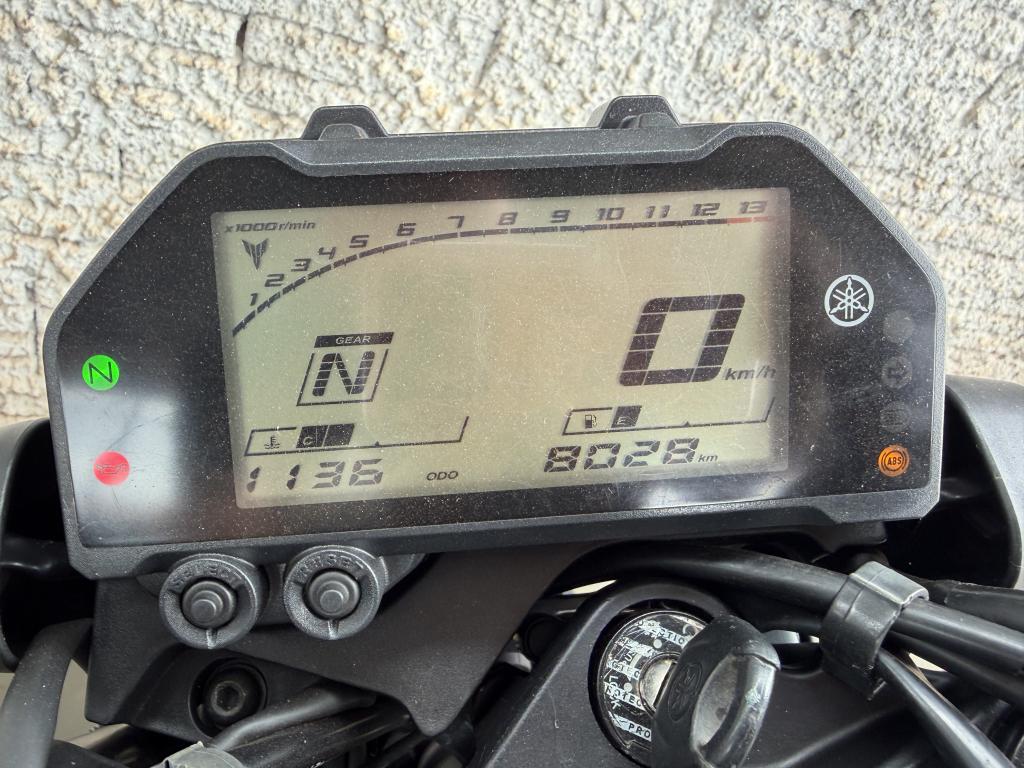 YAMAHA MT-03 300 - Foto