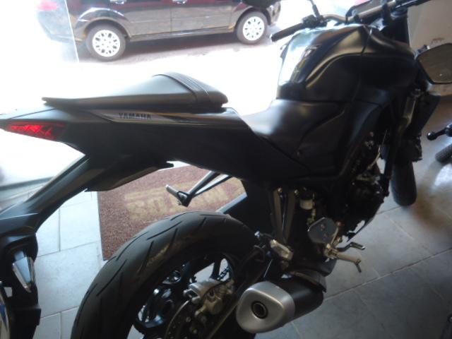 YAMAHA MT-03 300 - Foto