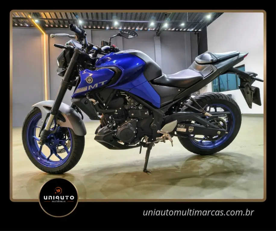 YAMAHA MT-03 300 - Foto
