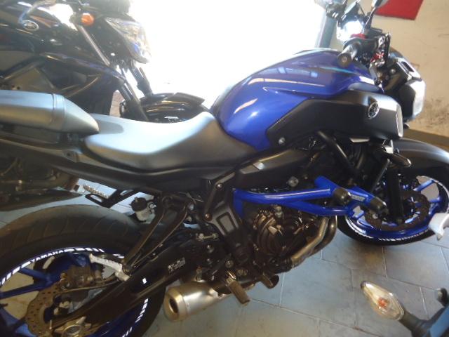 YAMAHA MT-07 700 - Foto