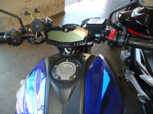 YAMAHA MT-07 700 - Foto