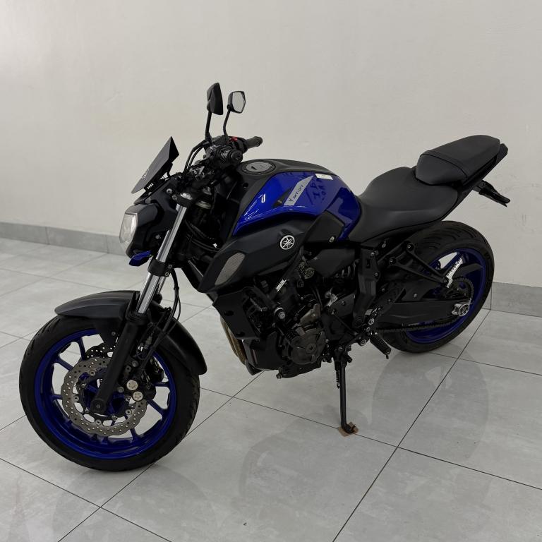 YAMAHA MT-07 700 - Foto