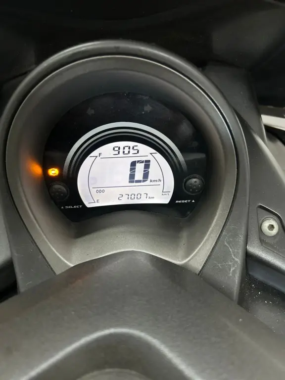 YAMAHA NMax 160 - Foto