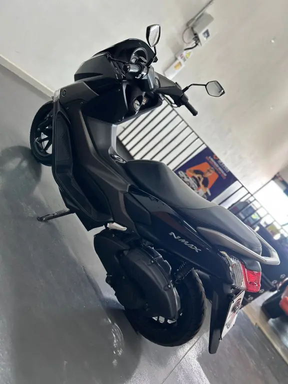 YAMAHA NMax 160 - Foto