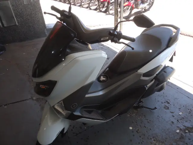 YAMAHA NMax 160 - Foto