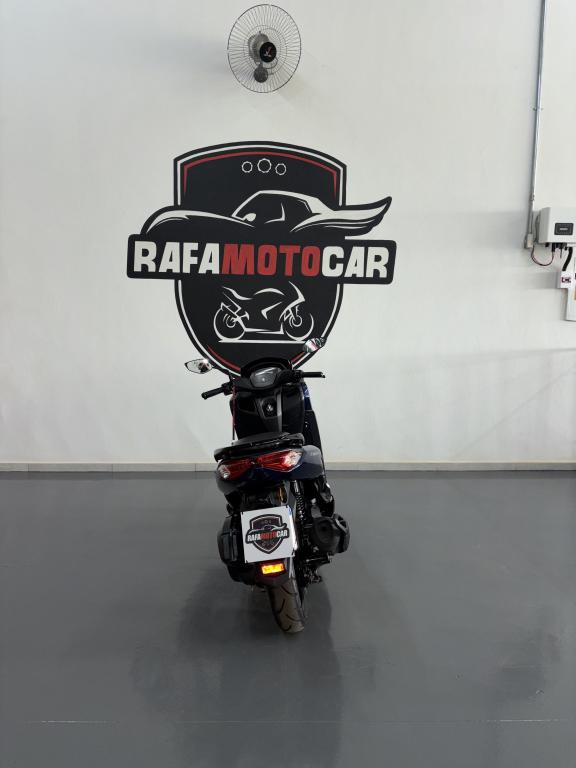 YAMAHA NMax 160 - Foto