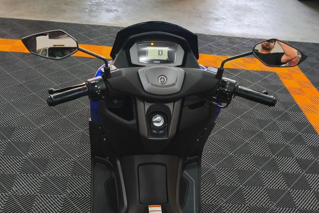 YAMAHA NMax 160 - Foto