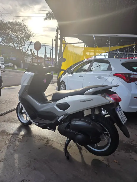 YAMAHA NMax 160 - Foto