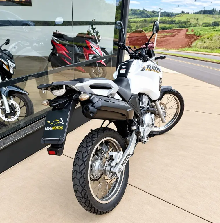 YAMAHA Teneré 250 - Foto