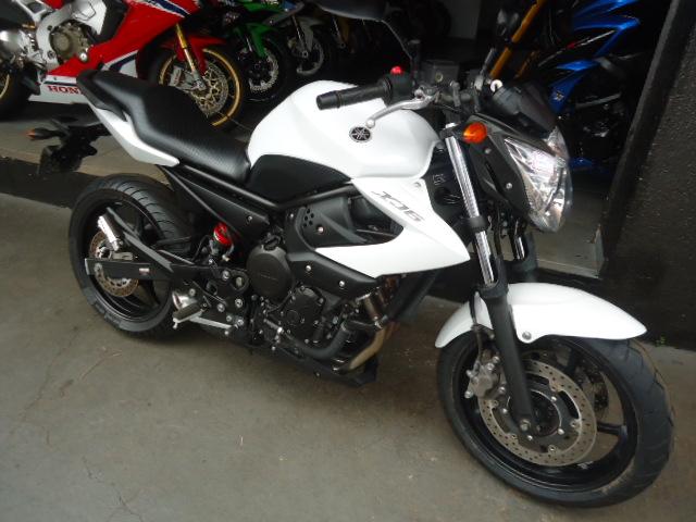 YAMAHA XJ6 600 - Foto