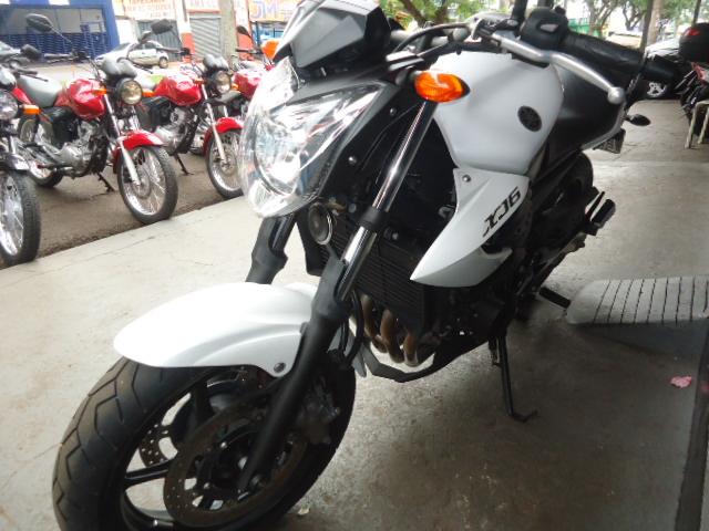 YAMAHA XJ6 600 - Foto