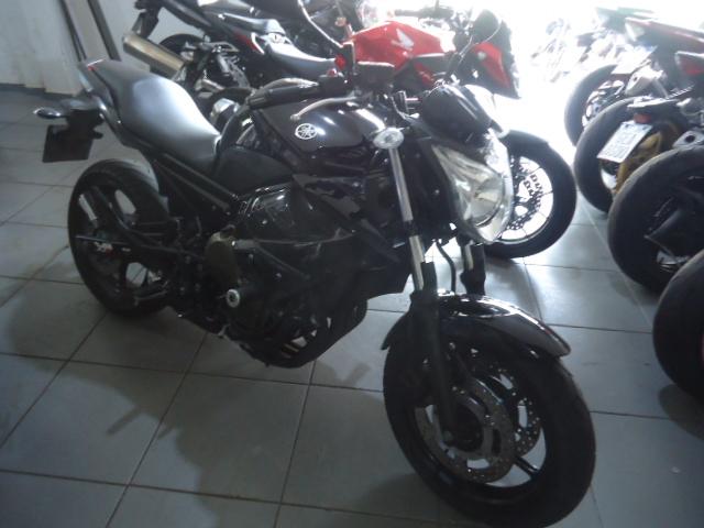 YAMAHA XJ6 600 - Foto
