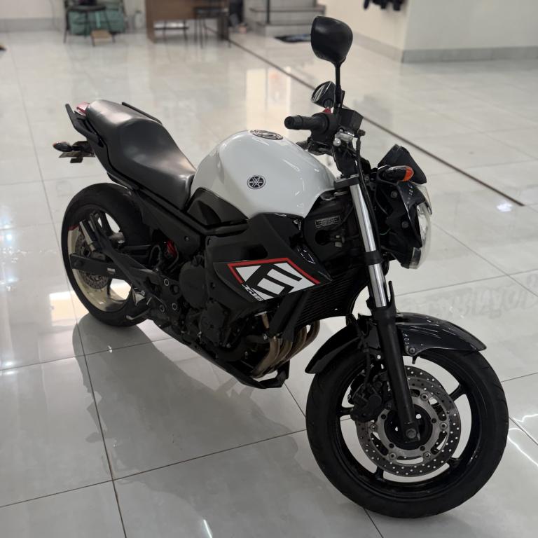 YAMAHA XJ6 600