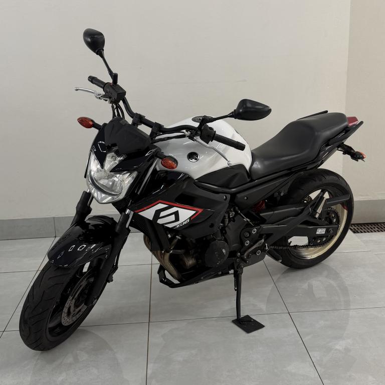 YAMAHA XJ6 600 - Foto
