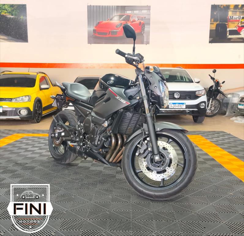 YAMAHA XJ6 600 - Foto