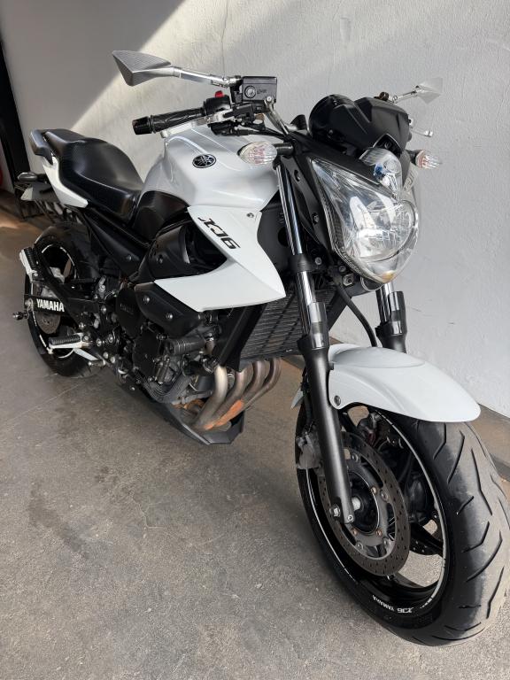 YAMAHA XJ6 600