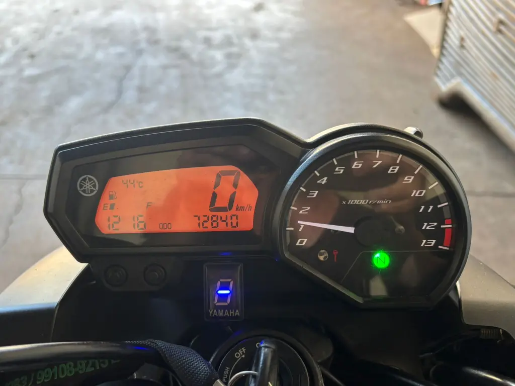 YAMAHA XJ6 600 - Foto