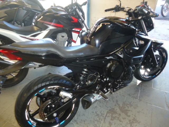 YAMAHA XJ6 600 - Foto