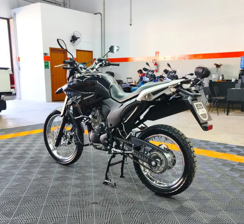 YAMAHA XTZ 250 - Foto