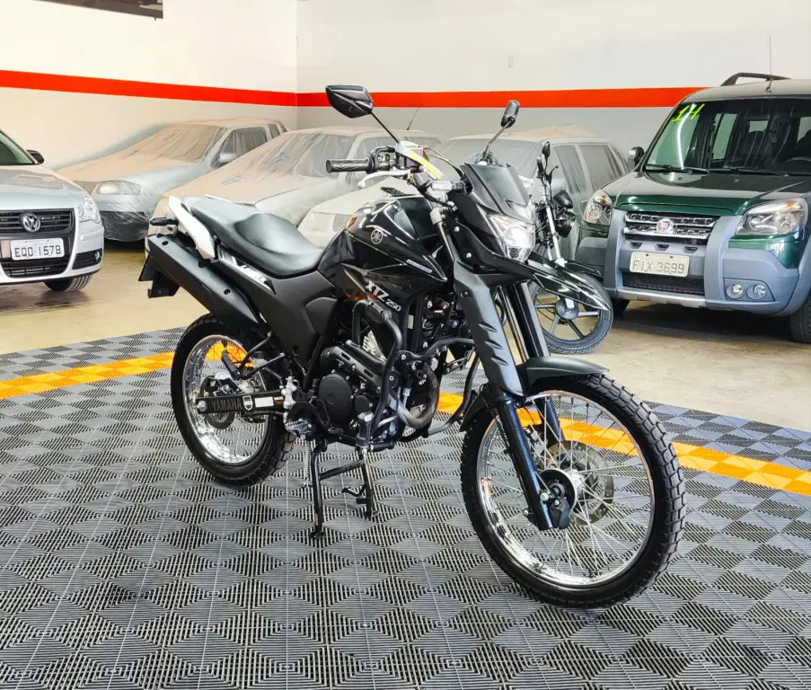 YAMAHA XTZ 250 - Foto
