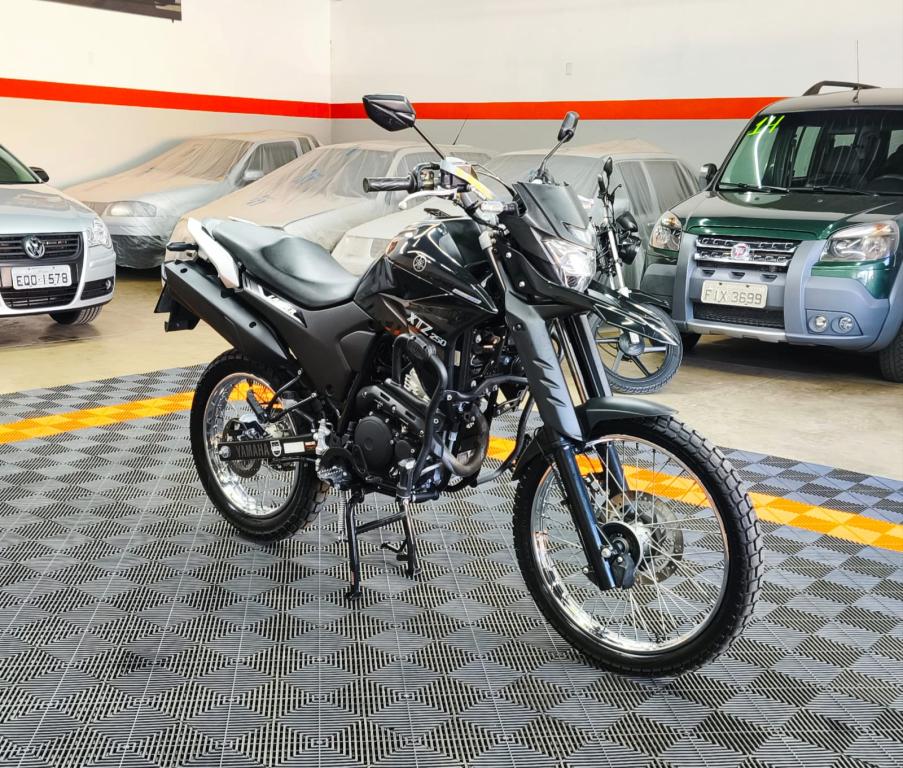 YAMAHA XTZ 250 - Foto