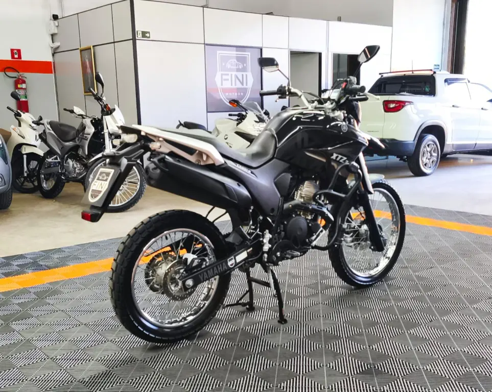 YAMAHA XTZ 250 - Foto