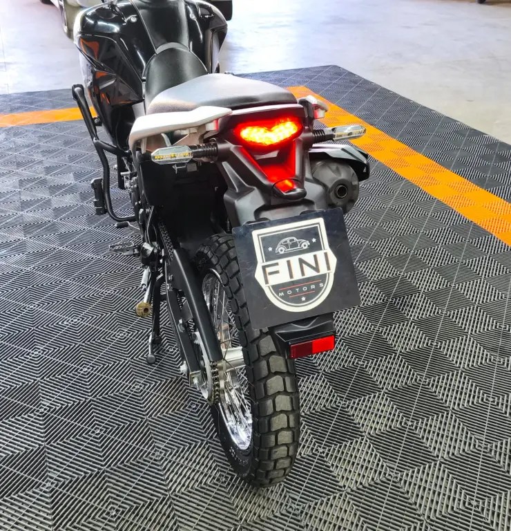 YAMAHA XTZ 250 - Foto