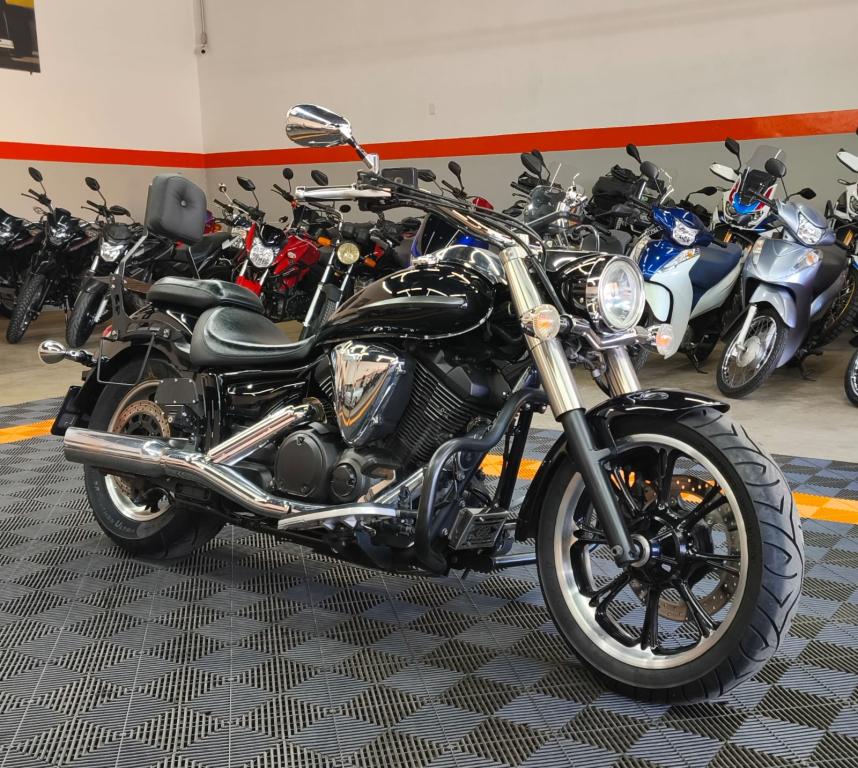 YAMAHA XVS 950 - Foto