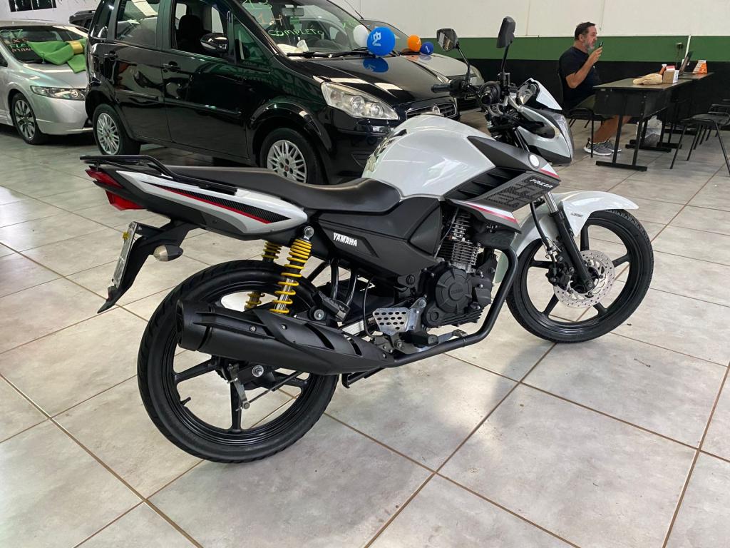 YAMAHA YS Fazer 150 - Foto