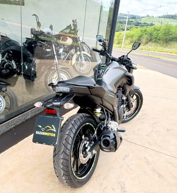 YAMAHA YS Fazer 250 - Foto