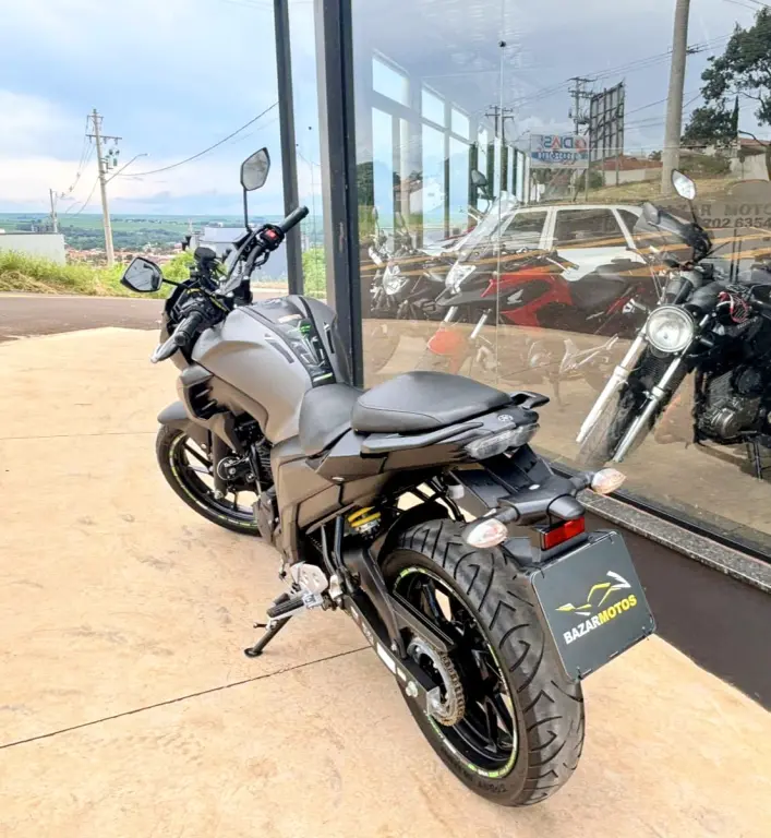 YAMAHA YS Fazer 250 - Foto