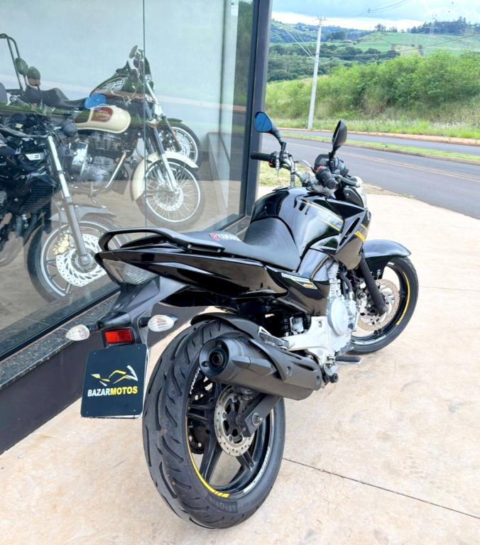 YAMAHA YS Fazer 250 - Foto