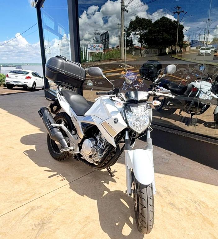 YAMAHA YS Fazer 250 - Foto