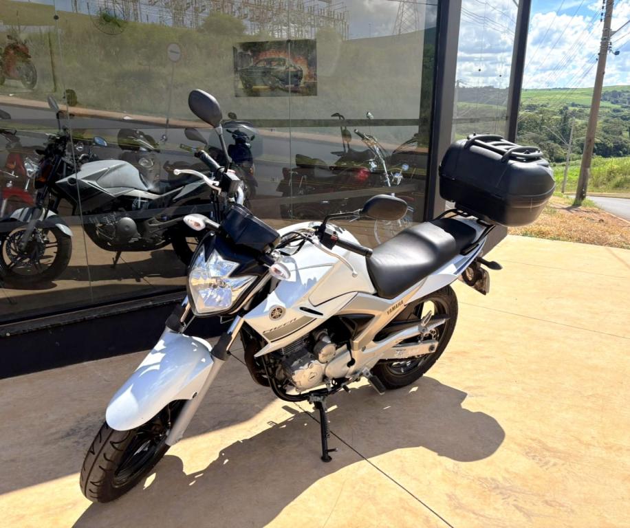 YAMAHA YS Fazer 250 - Foto