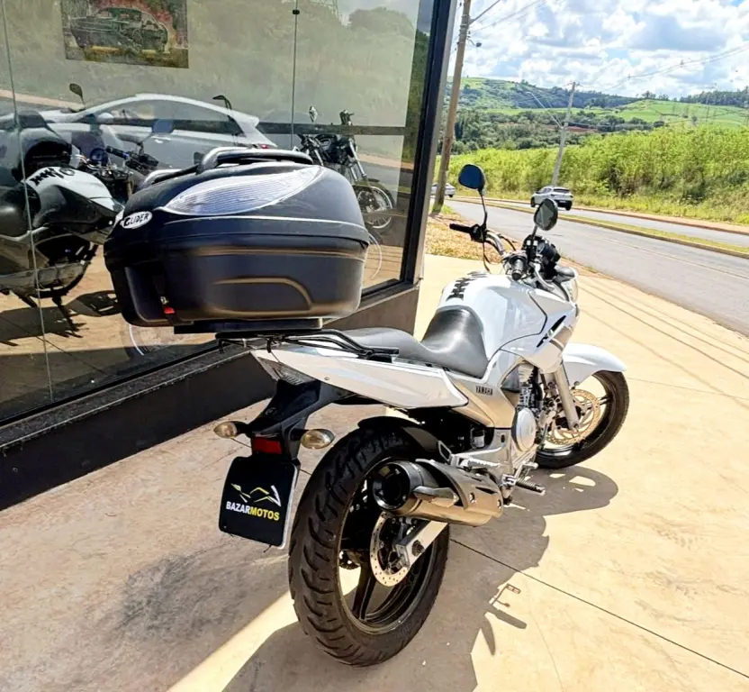 YAMAHA YS Fazer 250 - Foto