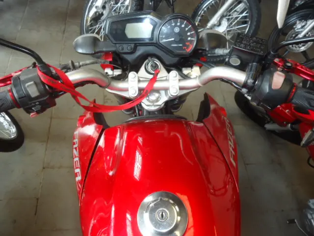 YAMAHA YS Fazer 250 - Foto