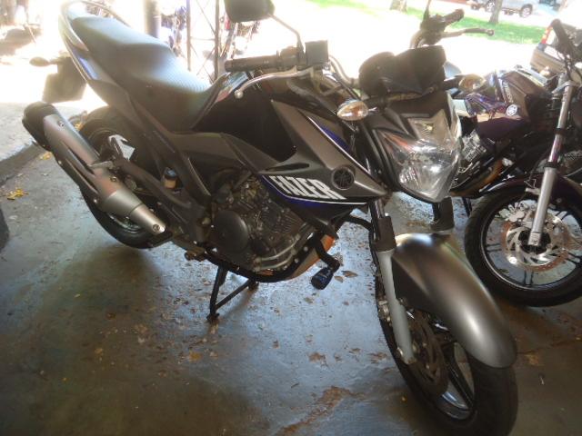 YAMAHA YS Fazer 250 - Foto