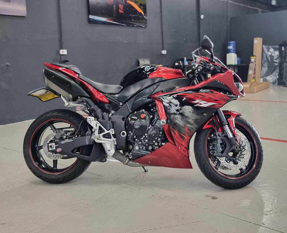 YAMAHA YZF R1 1000 - Foto