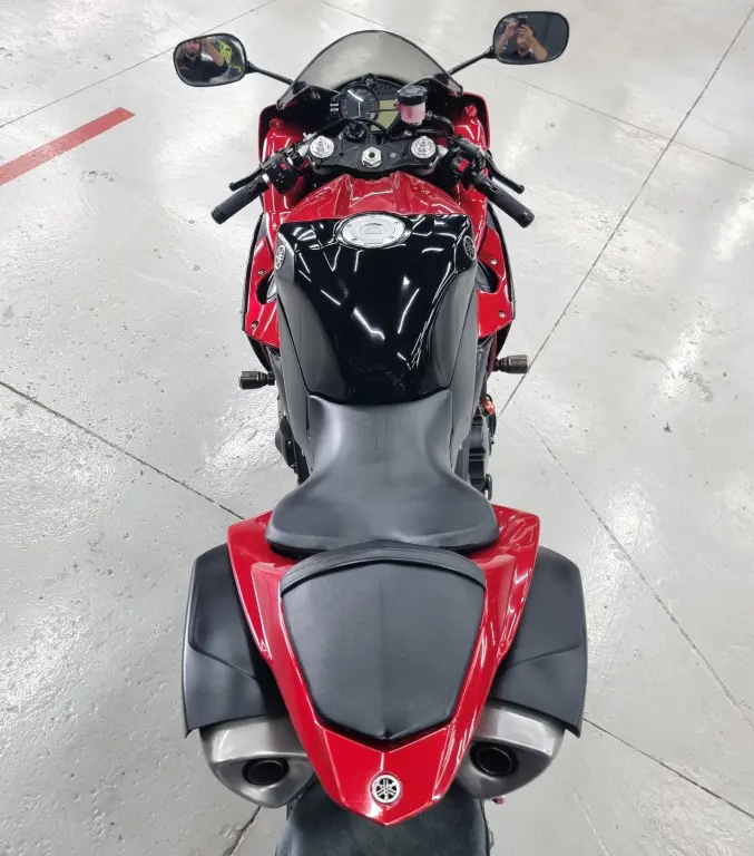 YAMAHA YZF R1 1000 - Foto