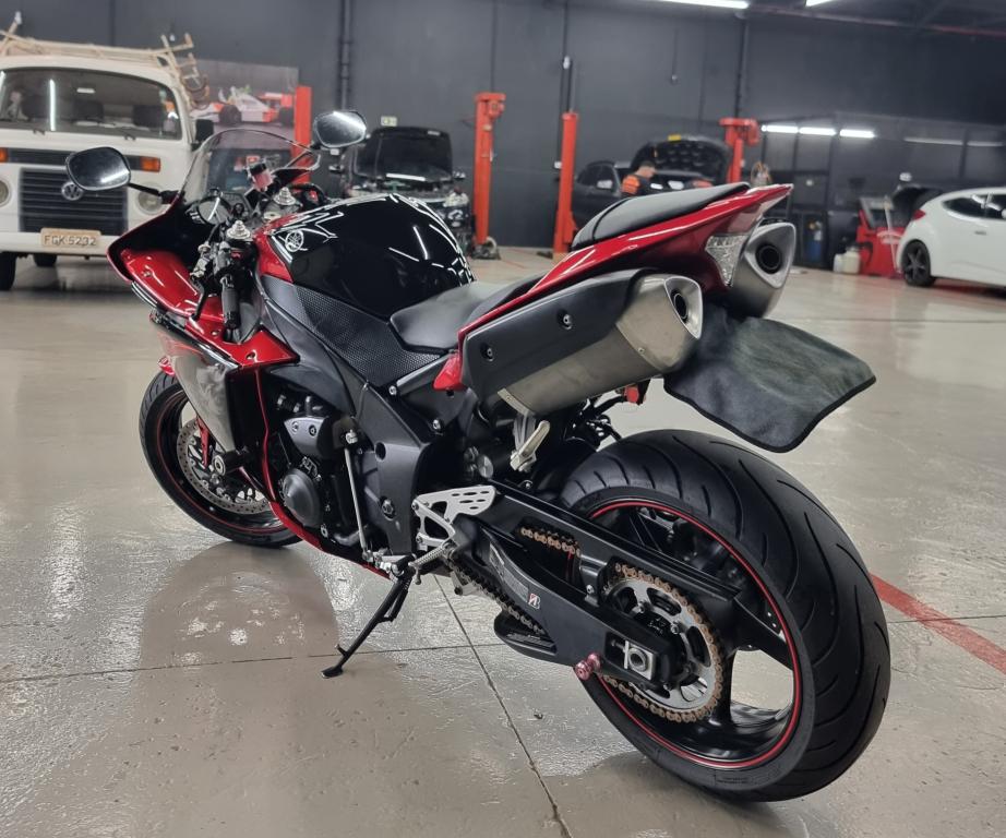 YAMAHA YZF R1 1000 - Foto