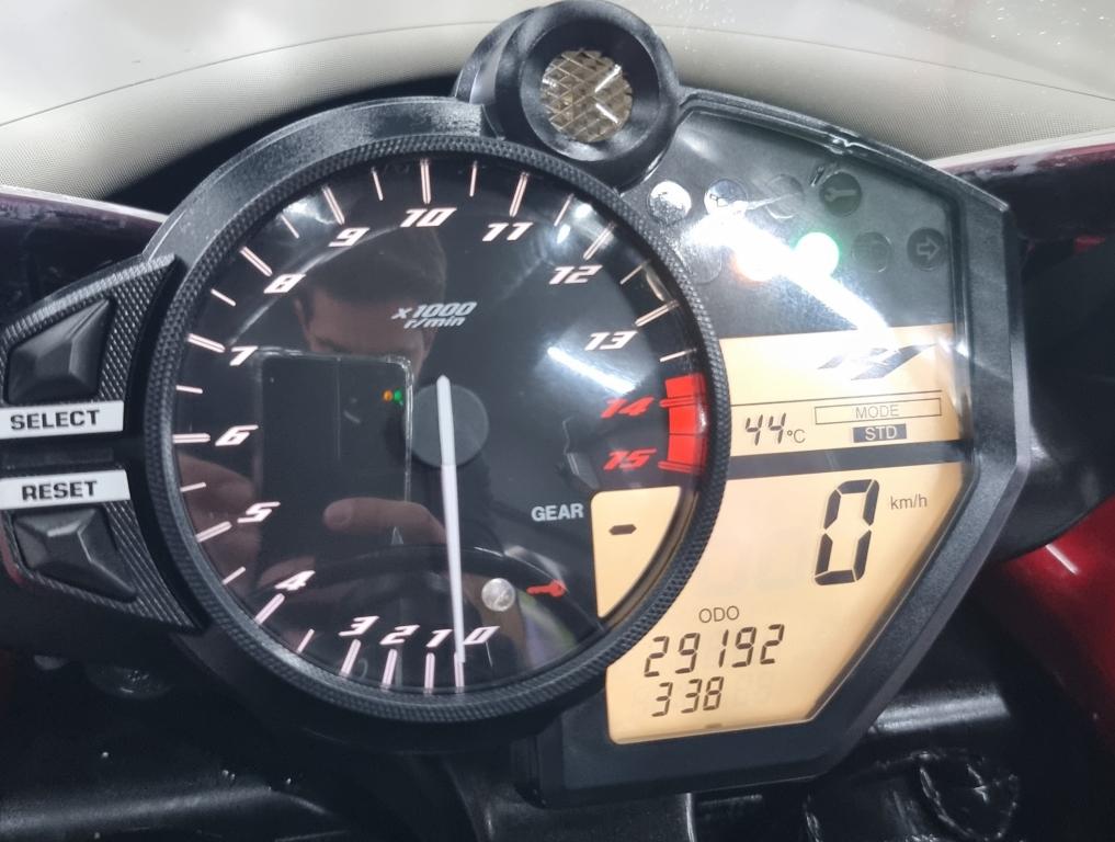 YAMAHA YZF R1 1000 - Foto