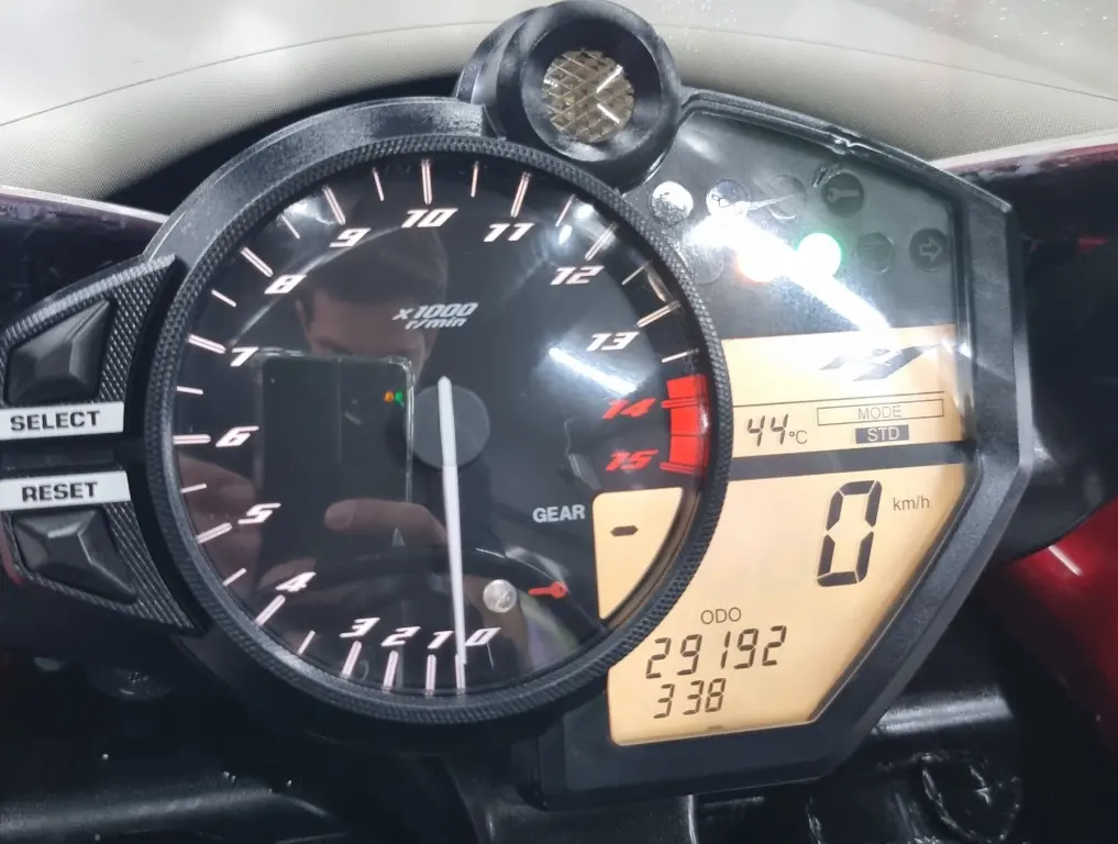 YAMAHA YZF R1 1000 - Foto