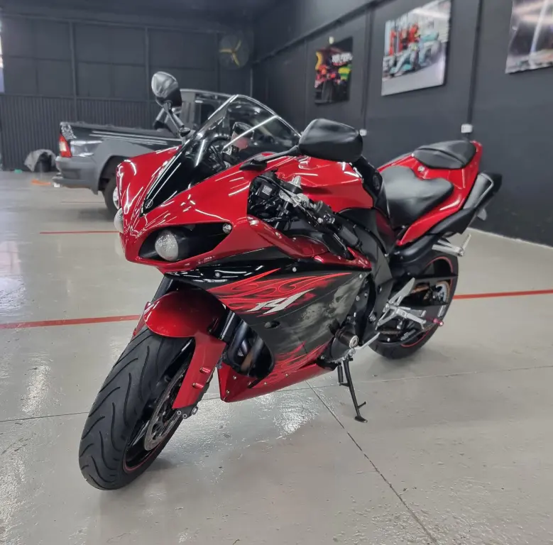 YAMAHA YZF R1 1000 - Foto
