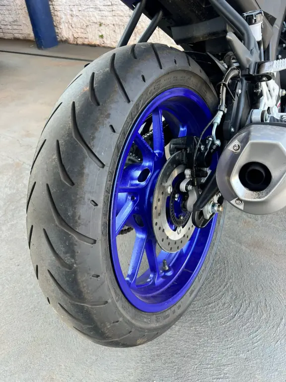YAMAHA YZF R15 150 - Foto