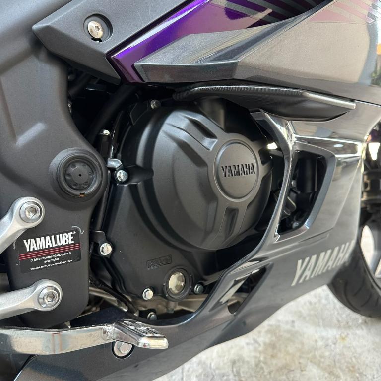 YAMAHA YZF R3 300 - Foto